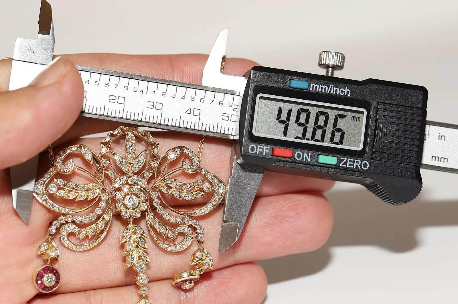 Collana originale d'epoca in oro 14k con diamanti naturali e rubini calibrati in vendita 6