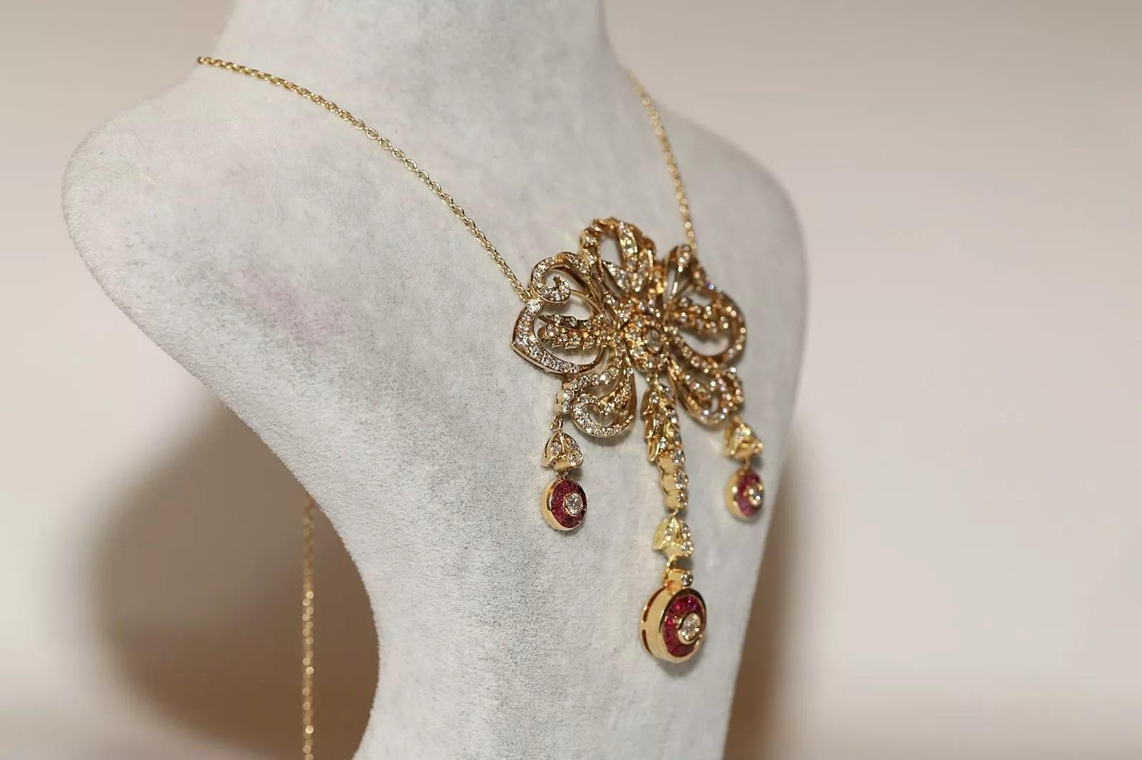 Artigiano Collana originale d'epoca in oro 14k con diamanti naturali e rubini calibrati in vendita