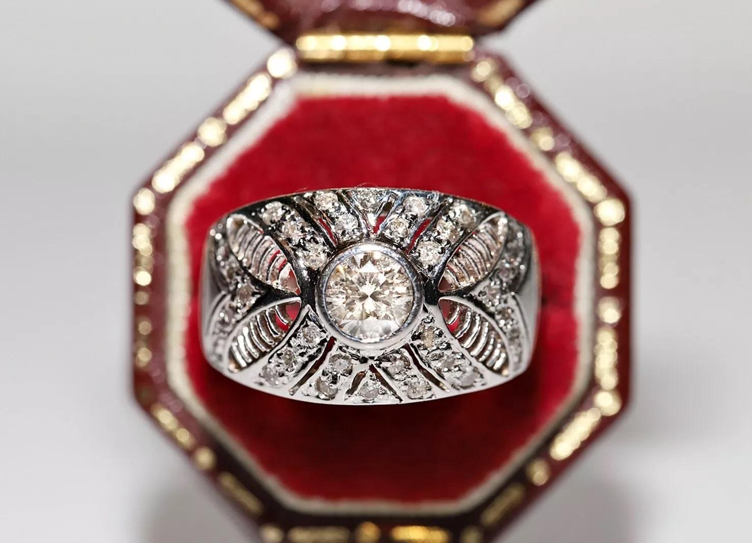 Anillo original vintage de oro blanco de 14k decorado con diamantes naturales en venta 4