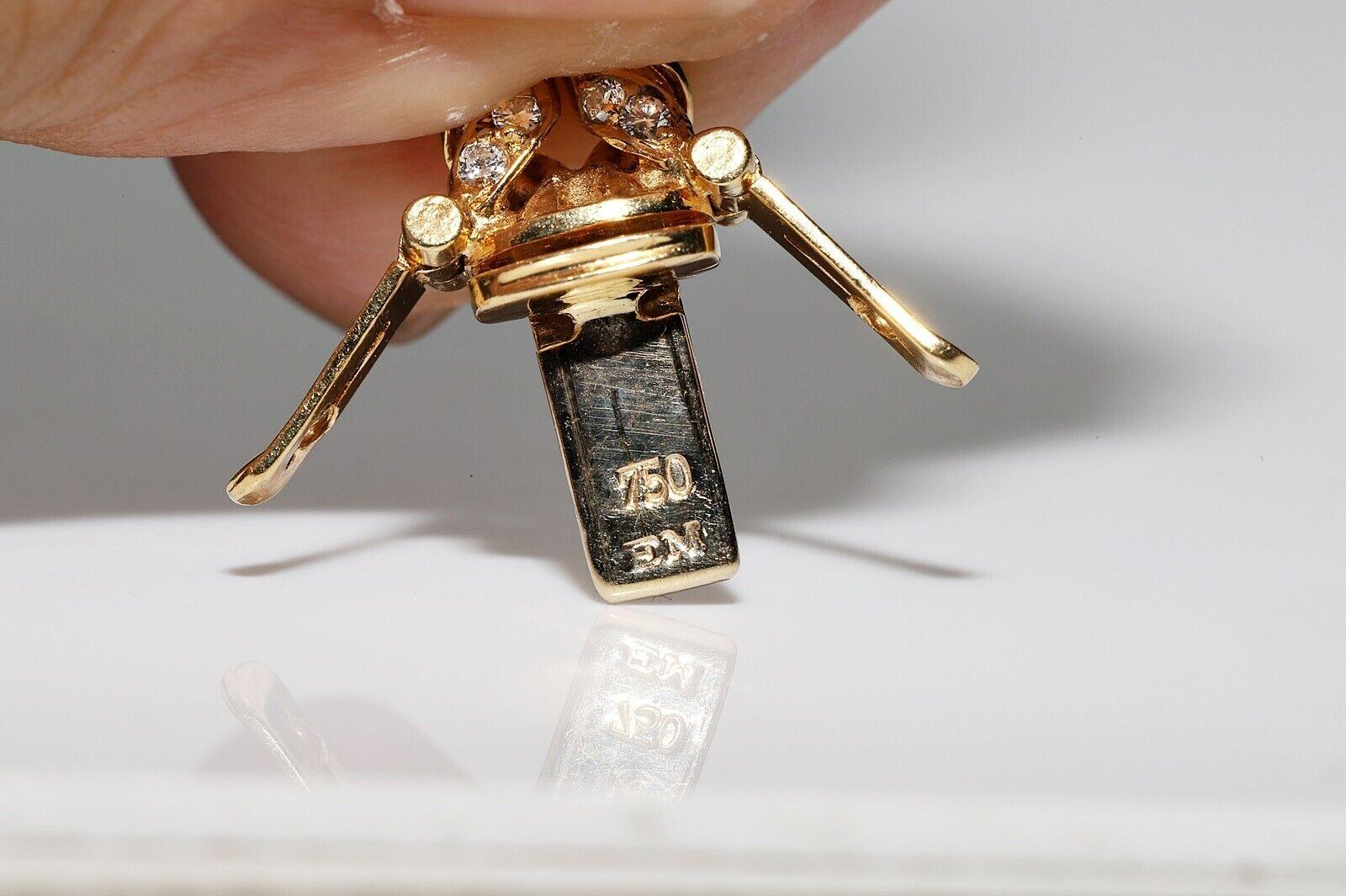 Vintage Original 18k Gold Circa 1980s Natural Diamond Decorated Pretty Bracelet  For Sale 5
