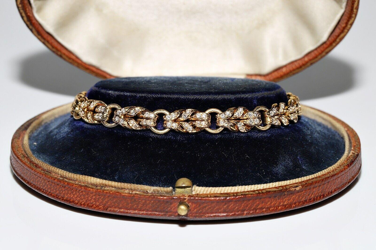 Vintage Original 18k Gold Circa 1980s Natural Diamond Decorated Pretty Bracelet  For Sale 10