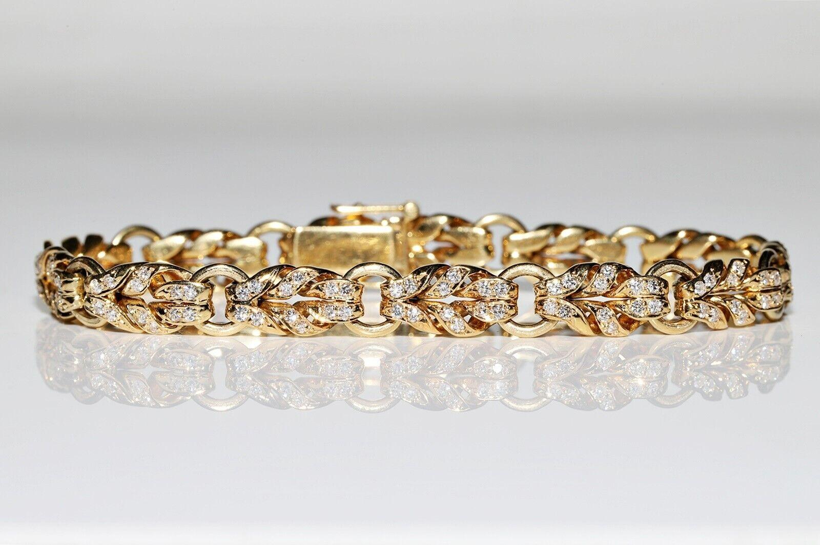 Retro Vintage Original 18k Gold Circa 1980s Natural Diamond Decorated Pretty Bracelet  For Sale