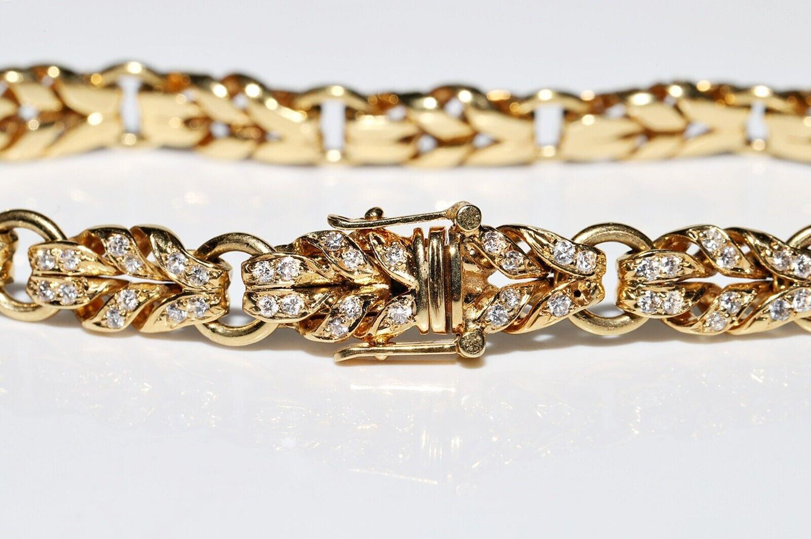Women's Vintage Original 18k Gold Circa 1980s Natural Diamond Decorated Pretty Bracelet  For Sale