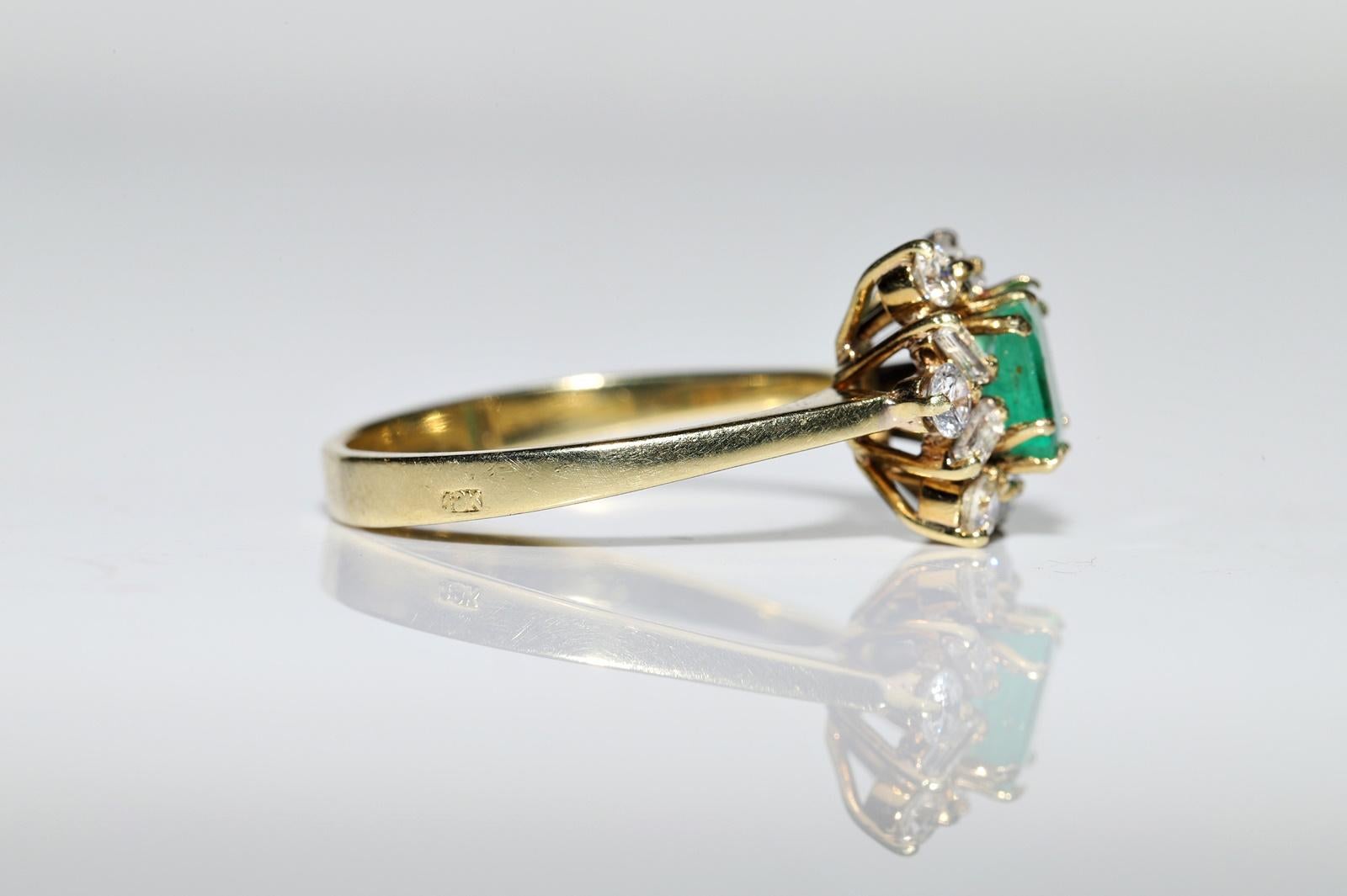 Vintage Original 18k Gold Natural Diamond And Emerald Decorated Pretty Ring For Sale 5