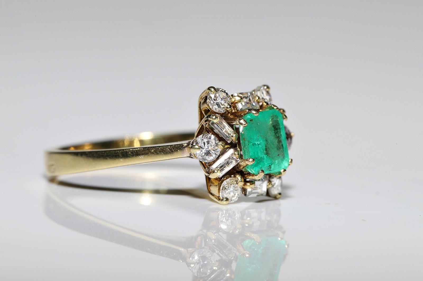 Vintage Original 18k Gold Natural Diamond And Emerald Decorated Pretty Ring For Sale 6