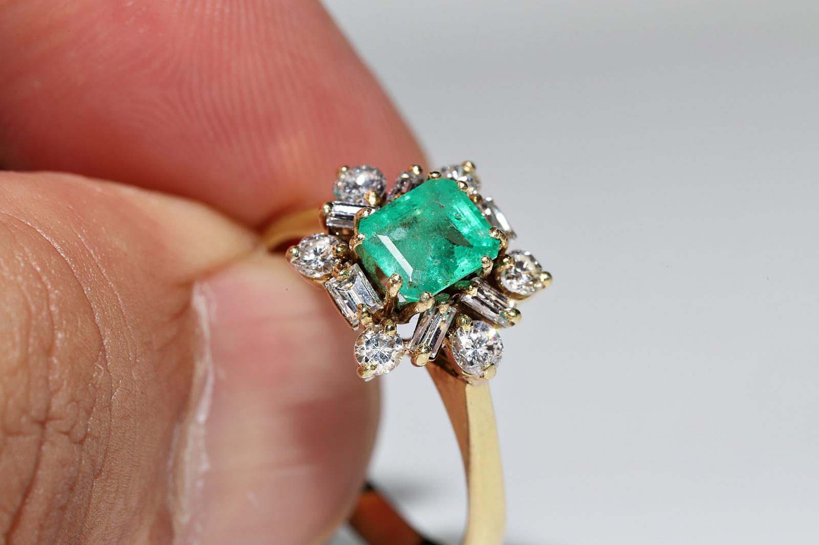 Vintage Original 18k Gold Natural Diamond And Emerald Decorated Pretty Ring For Sale 7