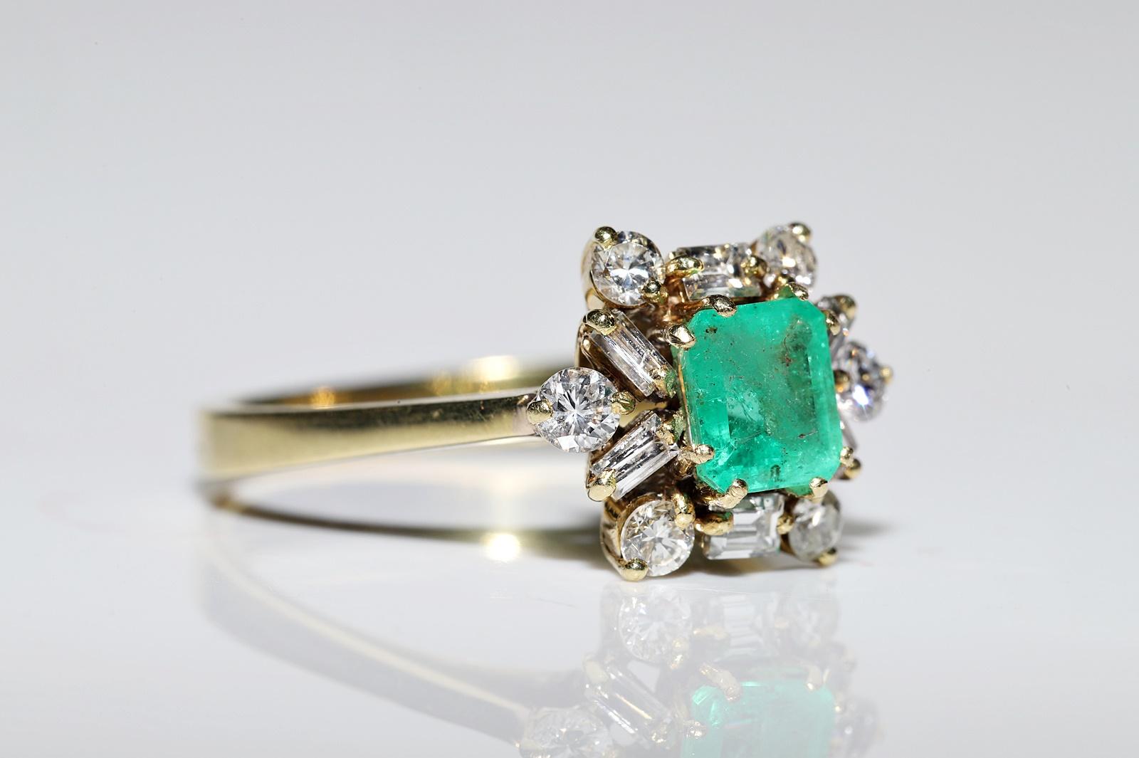 Women's Vintage Original 18k Gold Natural Diamond And Emerald Decorated Pretty Ring For Sale