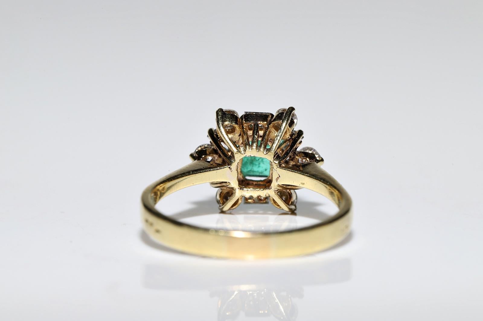 Vintage Original 18k Gold Natural Diamond And Emerald Decorated Pretty Ring For Sale 3