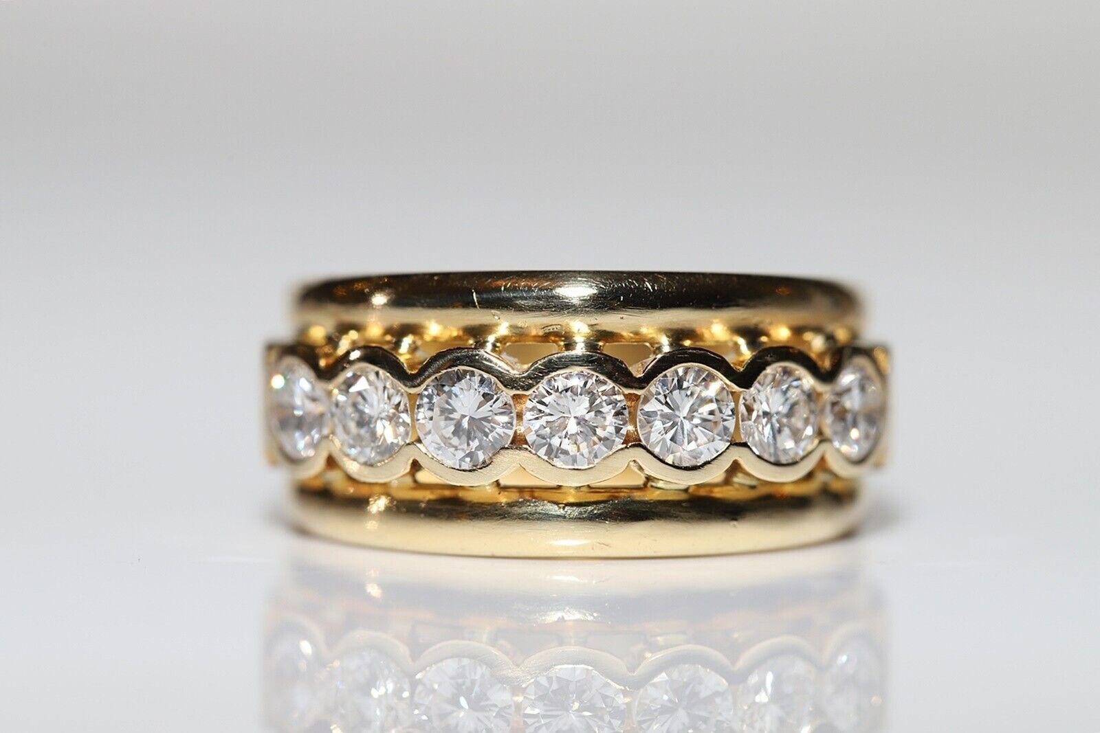 Vintage Original 1980s 18k Gold Natural Diamond Decorated Engagemet Strong Ring For Sale 6