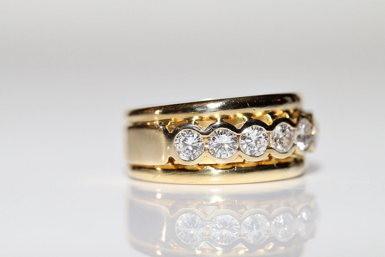 Vintage Original 1980s 18k Gold Natural Diamond Decorated Engagemet Strong Ring For Sale 7