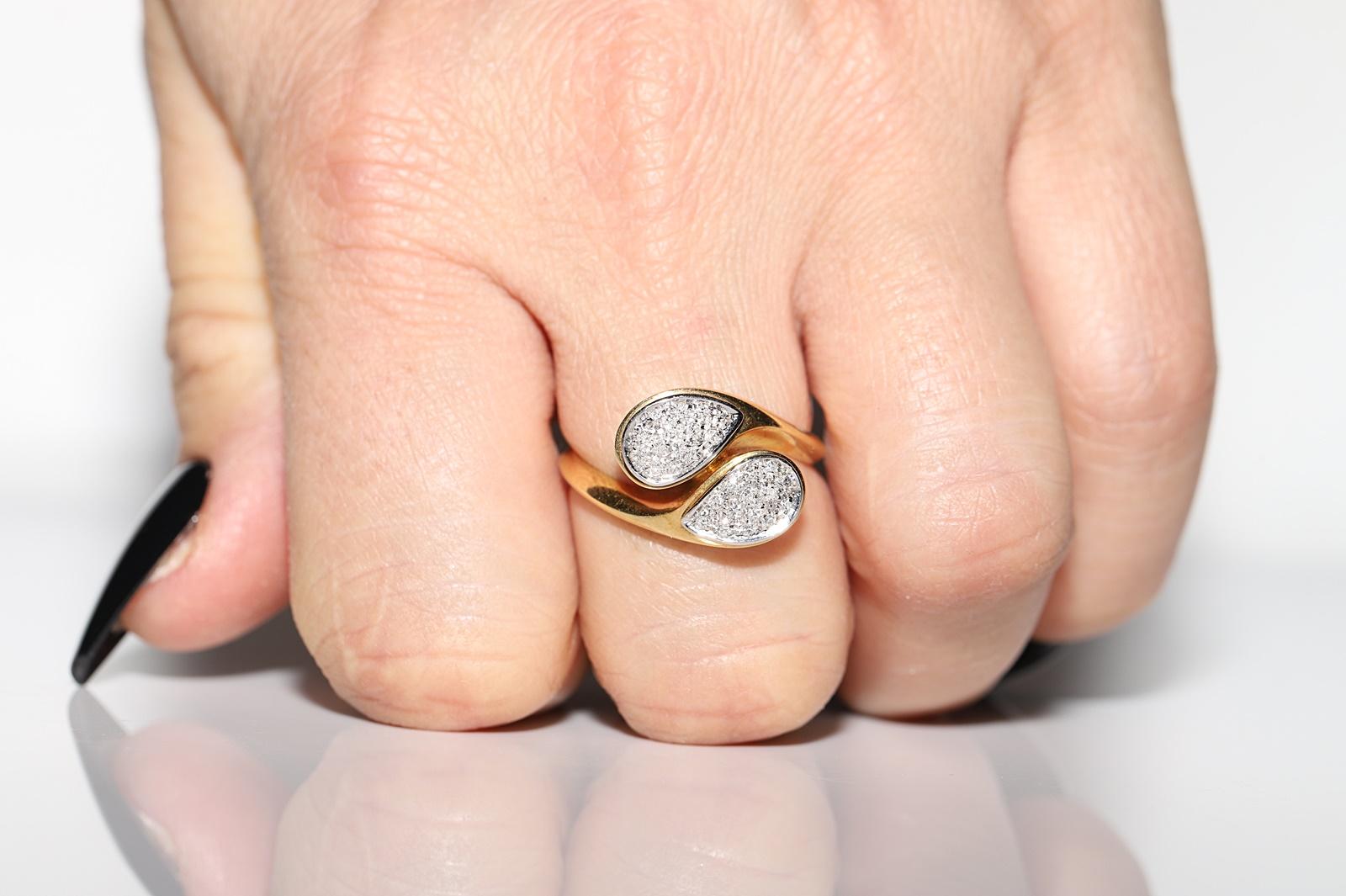 Anillo bonito decorado con diamantes naturales de oro de 18 quilates original vintage de los años 80 en venta 7