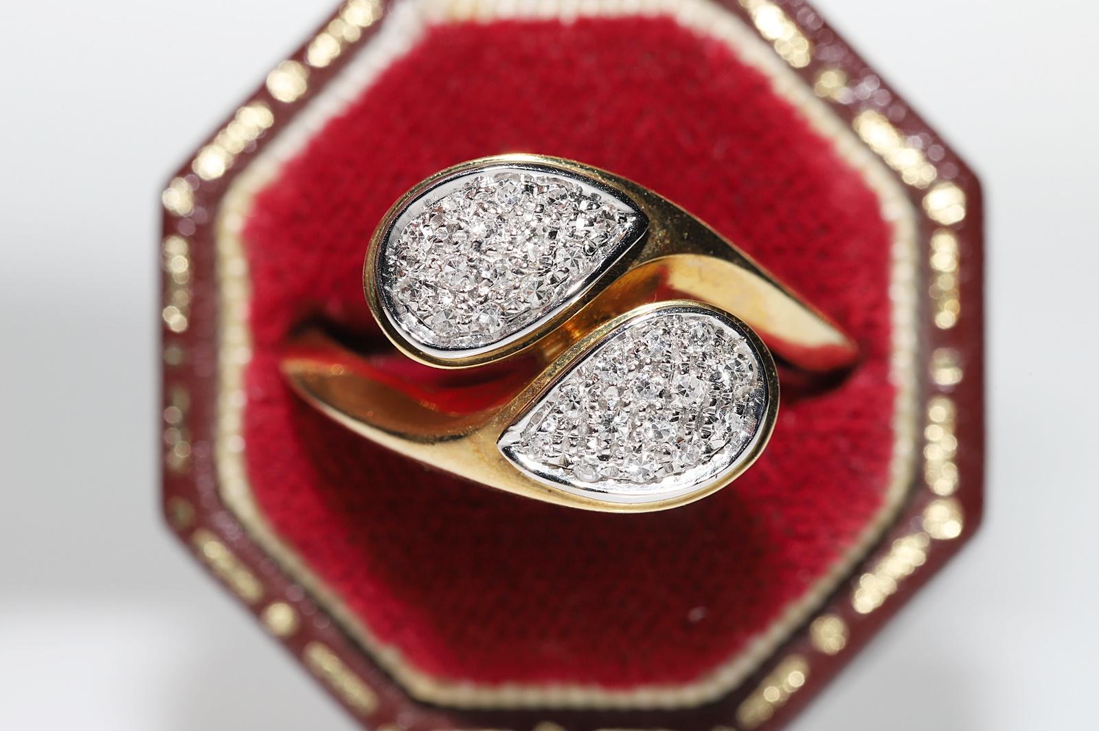 En muy buen estado.
El peso total es de 6 gramos.
Totalmente es diamante 0,20 ct.
El diamante es de color G- y claridad vvs-vs.
La talla del anillo es US 7.5 (Ofrecemos cambio de talla gratuito)
Podemos fabricar cualquier tamaño.
La caja no está