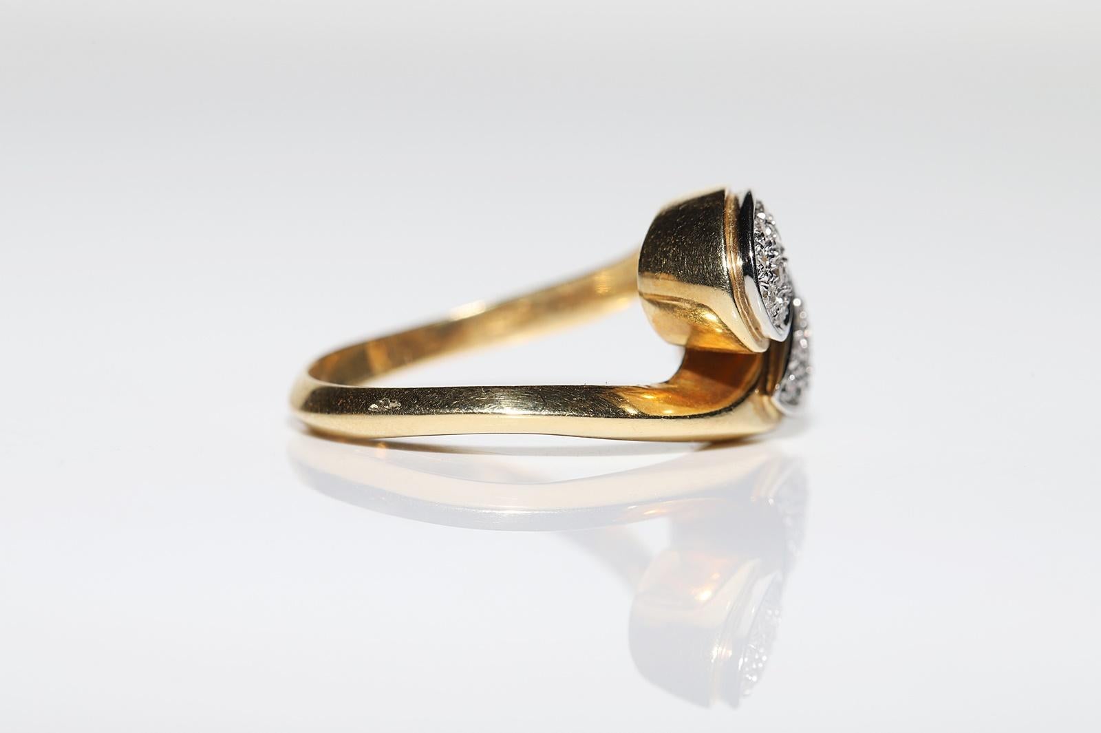 Vintage Original 1980s 18k Gold Natural Diamond Decorated Pretty Ring  In Good Condition For Sale In Fatih/İstanbul, 34