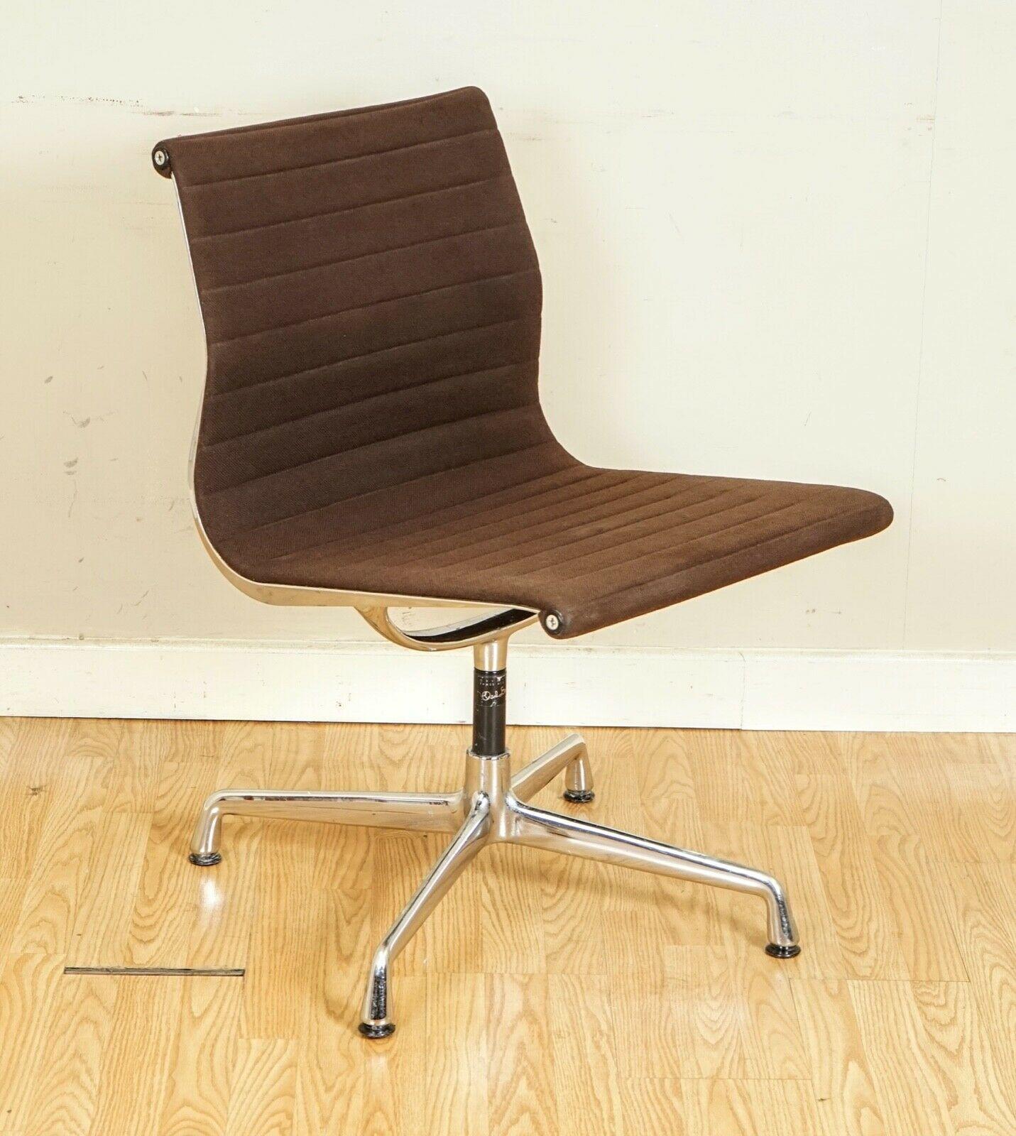 We are delighted to offer for sale this vintage Charles Eames Aluminium Swivel chair.

The Eames are best known for their groundbreaking contributions to architecture, furniture design, and industrial design etc.

We have lightly restored this