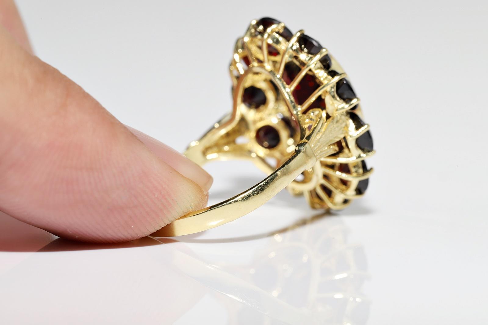 Vintage Original Circa 1960s 14k Gold Natural Garnet Decorated Strong Ring  For Sale 6