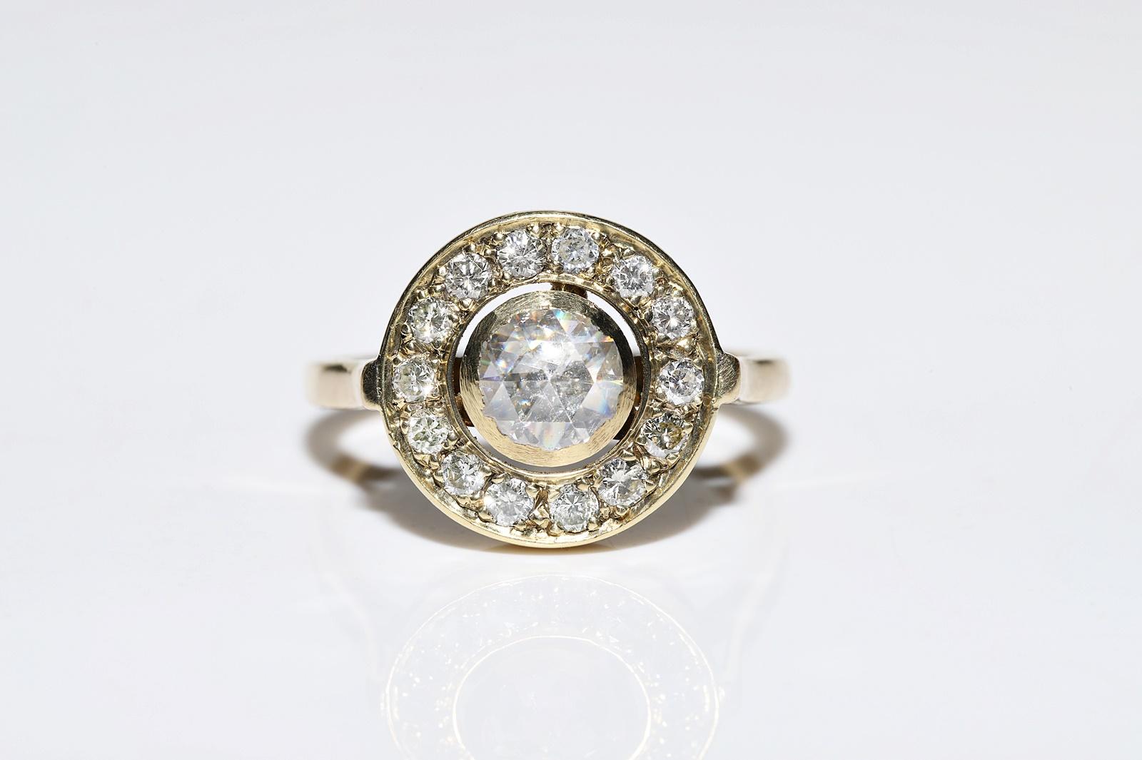 Vintage Original Circa 1970s 14k Gold Natural Diamond Decorated Ring In Good Condition For Sale In Fatih/İstanbul, 34