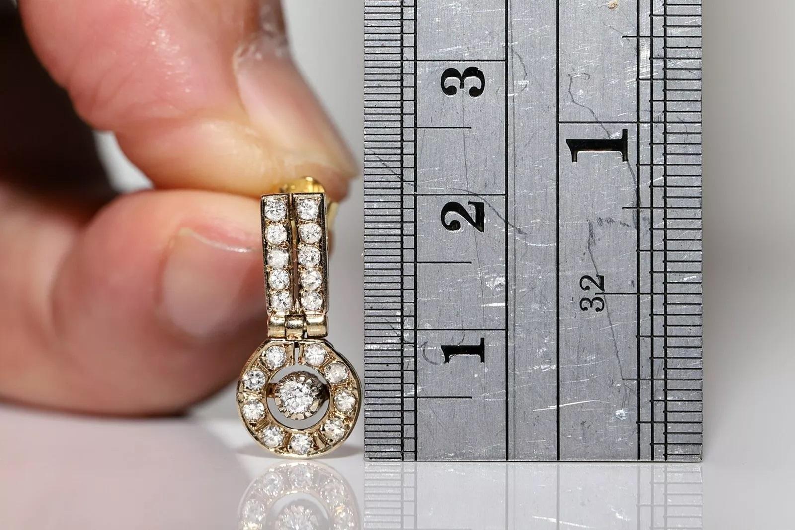 Rétro Vintage Original Circa 1970 Boucles d'oreilles pendantes en or 18k ornées de diamants naturels en vente