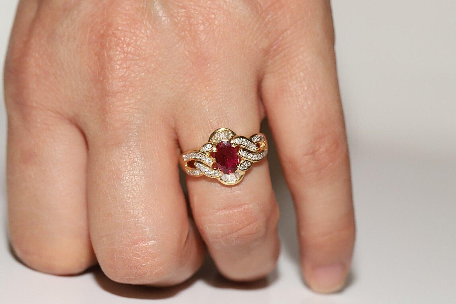Vintage Original Circa 1980s 18k Gold Natural Diamond And Ruby Decorated Ring For Sale 4