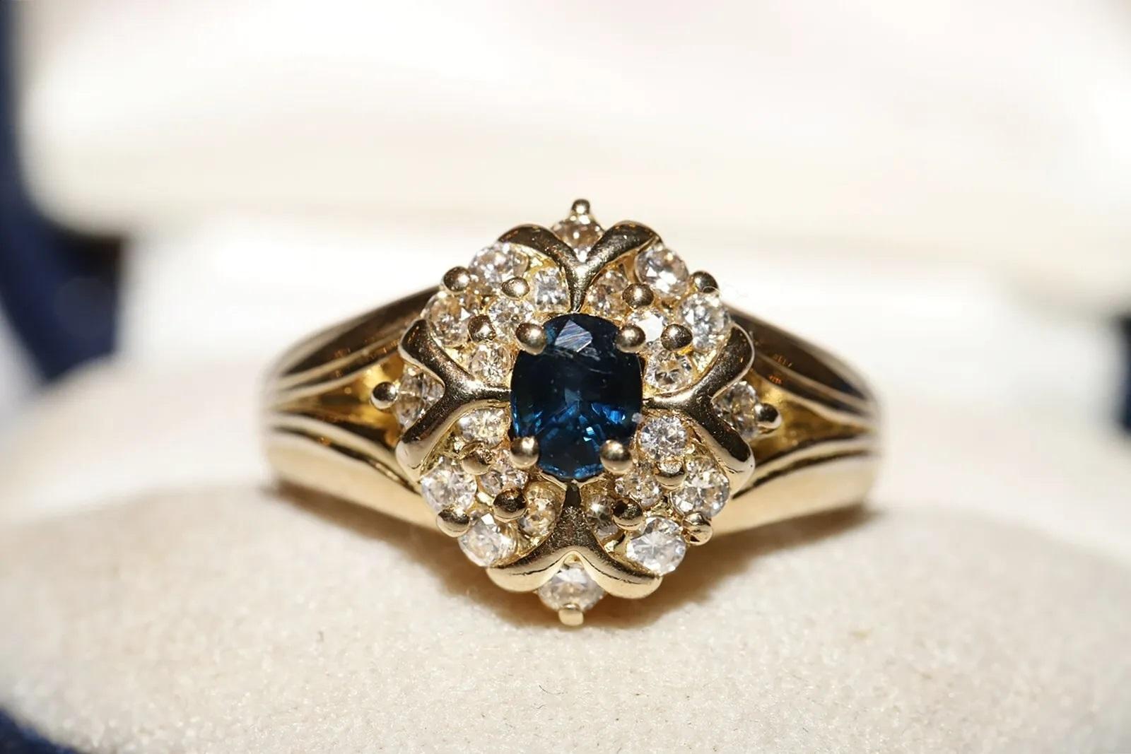 Vintage Original Circa 1980s 18k Gold Natural Diamond And Sapphire Ring For Sale 5
