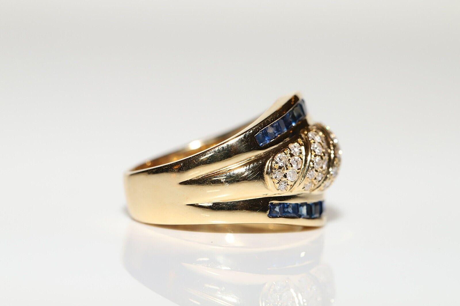 Vintage Original Circa 1980s 18k Gold Natural Diamond And Sapphire  Ring For Sale 3