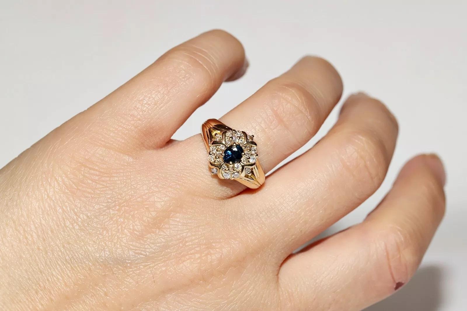 Vintage Original Circa 1980s 18k Gold Natural Diamond And Sapphire Ring For Sale 3
