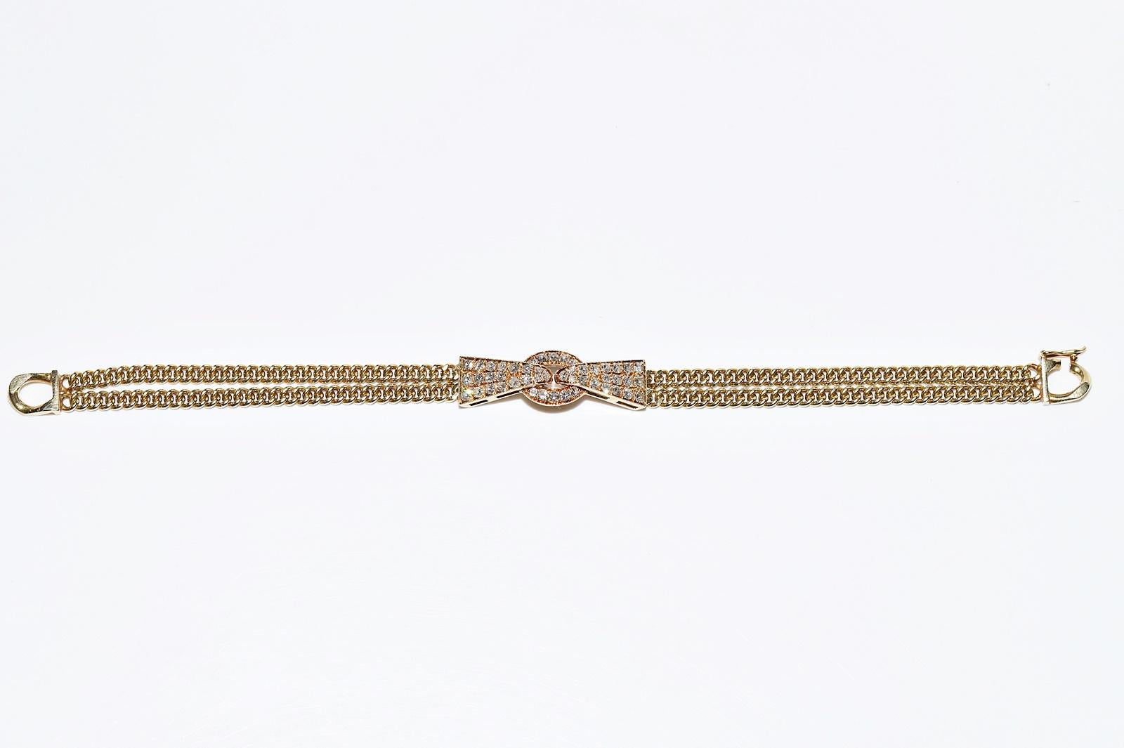 Vintage Original Circa 1980s 18k Gold Natural Diamond Decorated Pretty Bracelet  For Sale 5