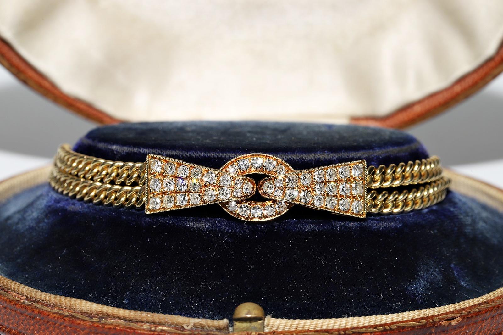 Vintage Original Circa 1980s 18k Gold Natural Diamond Decorated Pretty Bracelet  For Sale 12
