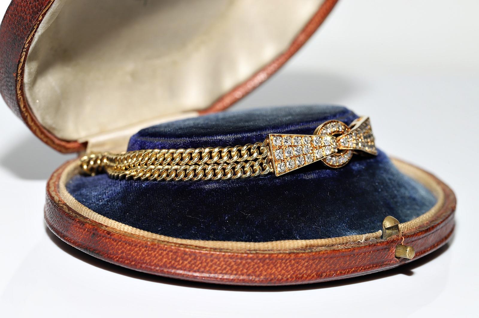 Vintage Original Circa 1980s 18k Gold Natural Diamond Decorated Pretty Bracelet  For Sale 13