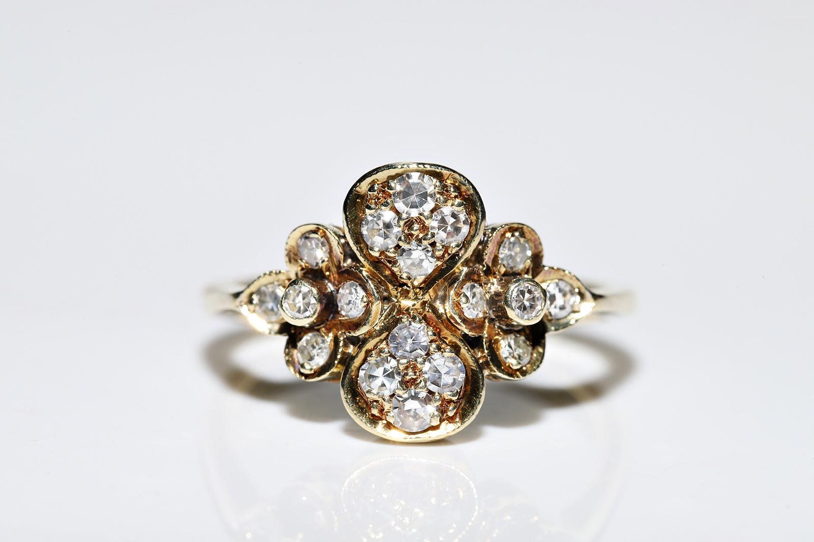 Retro Vintage Original Circa 1980s 18k Gold Natural Diamond Decorated Pretty Ring  For Sale
