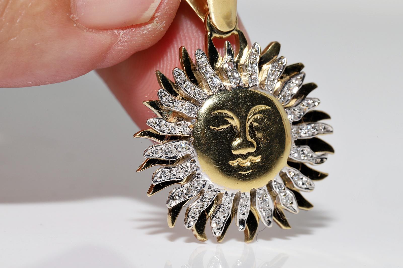 Retro Vintage Original Circa 1980s 18k Gold Natural Diamond Decorated Sun Pendant For Sale