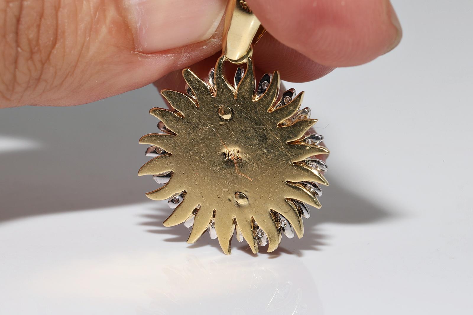 Brilliant Cut Vintage Original Circa 1980s 18k Gold Natural Diamond Decorated Sun Pendant  For Sale