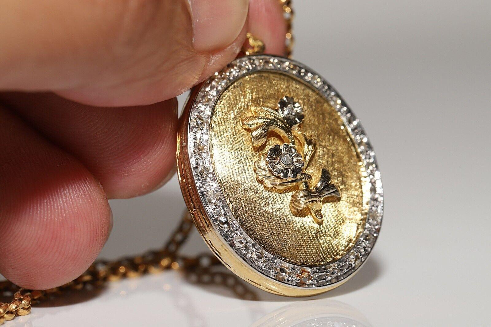 Vintage Original Circa 1980s 18k Gold Natural Diamond Pendant Necklace  For Sale 5
