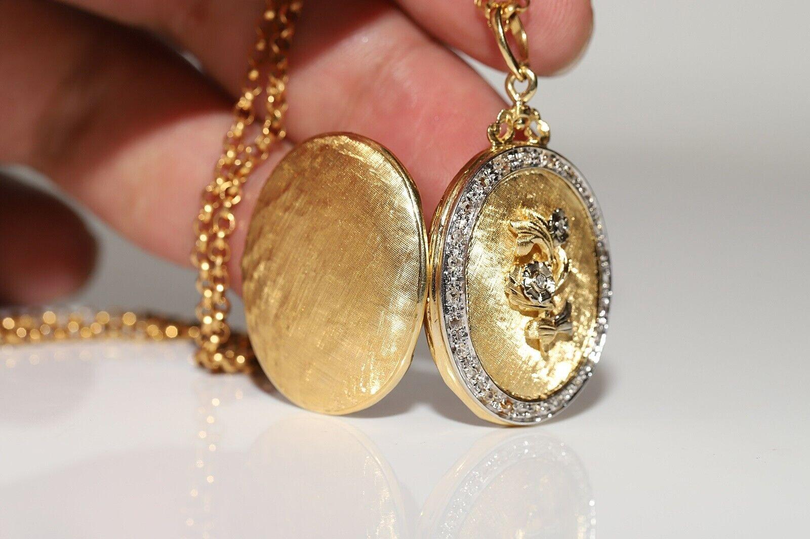 Vintage Original Circa 1980s 18k Gold Natural Diamond Pendant Necklace  For Sale 2
