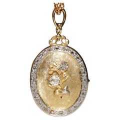 Vintage Original Circa 1980s 18k Gold Natural Diamond Pendant Necklace 