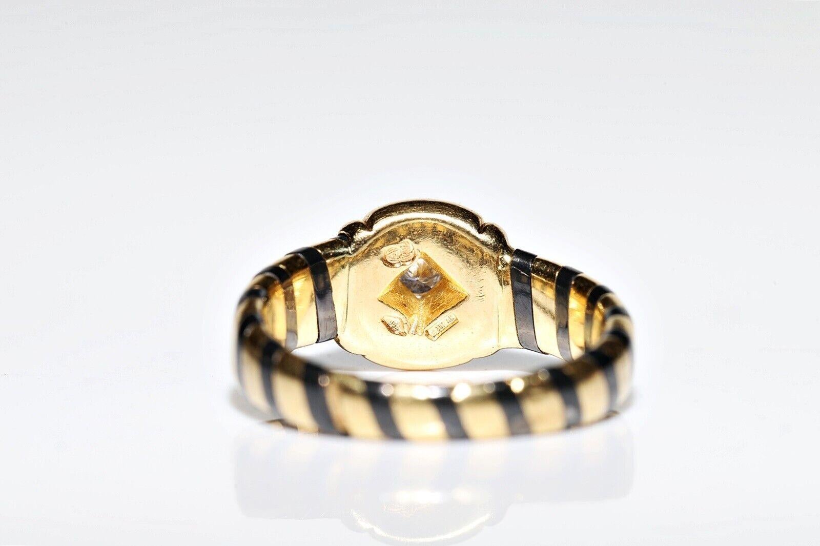 Vintage Original Circa 1980s 18k Gold Natural Diamond Solitaire Ring In Good Condition For Sale In Fatih/İstanbul, 34