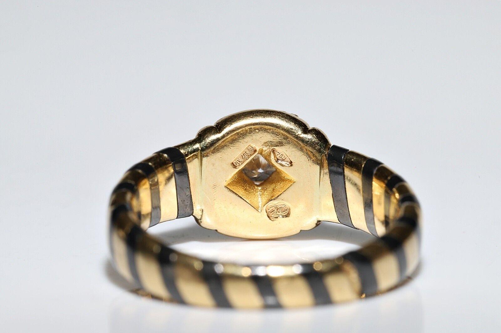 Vintage Original Circa 1980s 18k Gold Natural Diamond Solitaire Ring For Sale 1