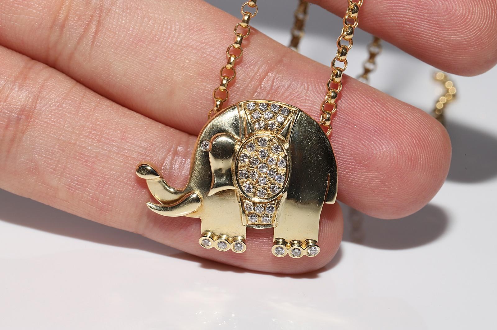 Vintage Original Circa 1990s 14k Gold Natural Diamond  Elephant Necklace In Good Condition For Sale In Fatih/İstanbul, 34