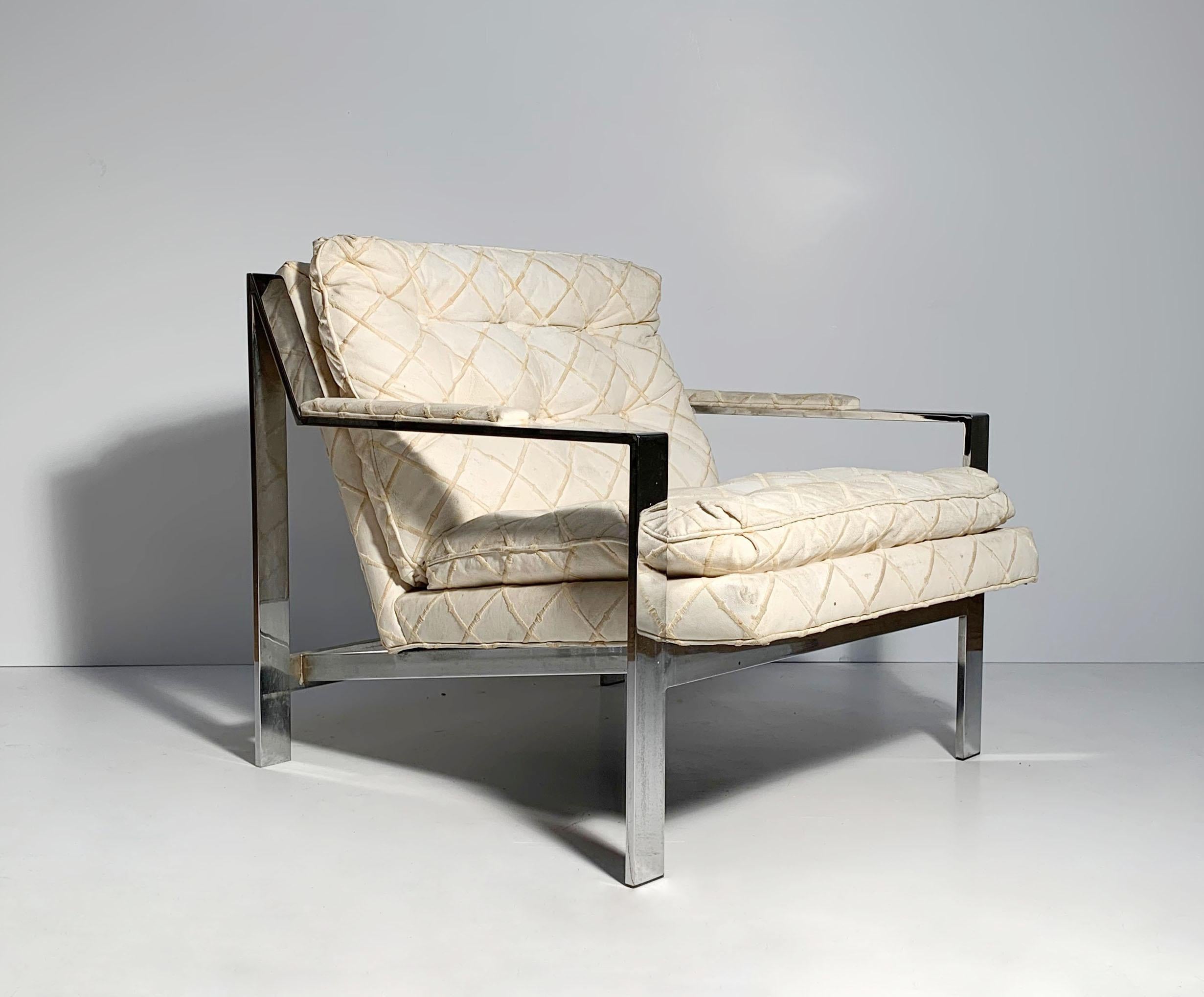 Vintage original chaise longue Cy Mann à la manière de Milo Baughman.
Tissu original qu'il sera souhaitable de retapisser. Montre l'usure et l'âge du tissu.