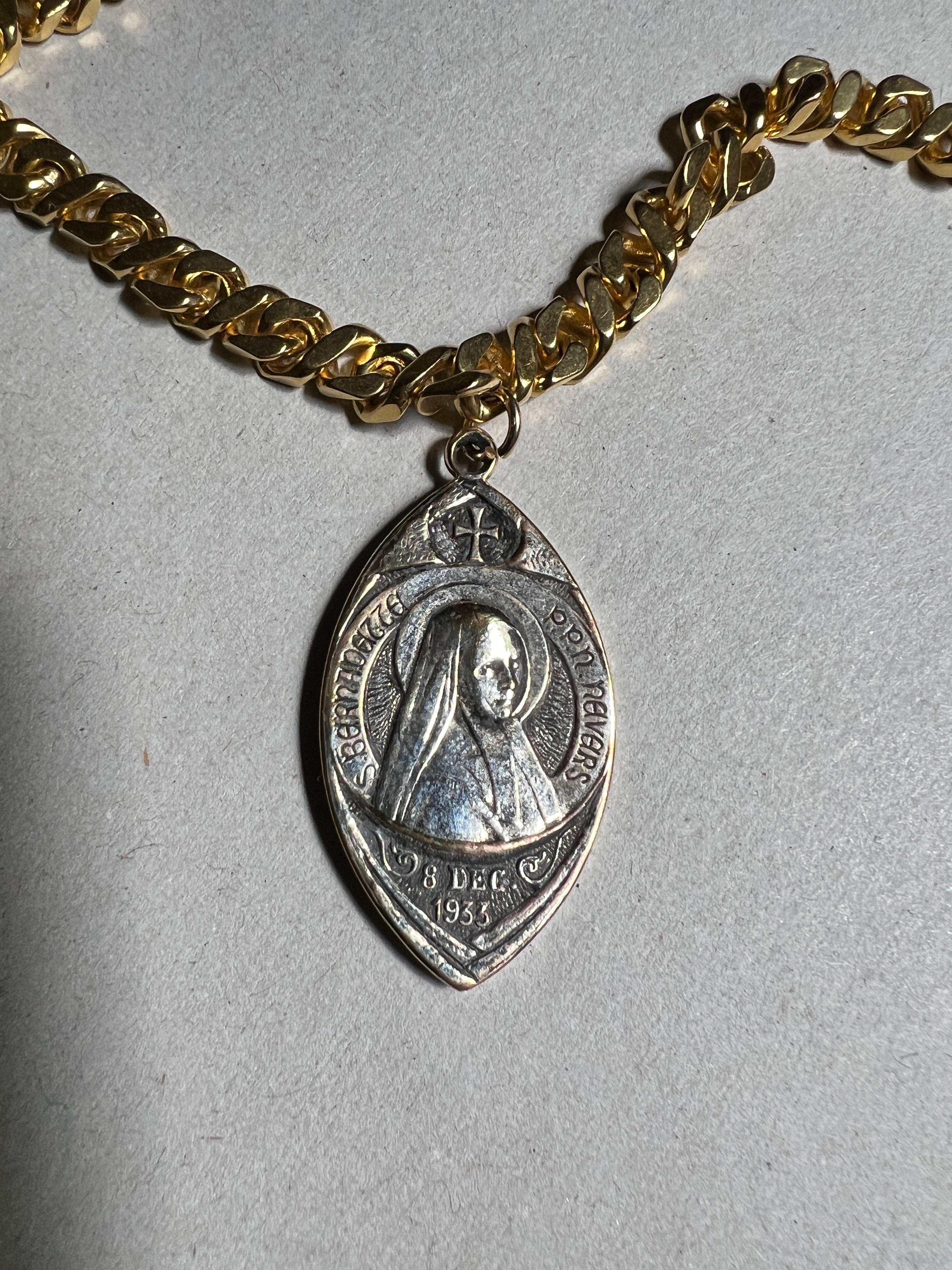 Vintage Original Französisch Medal Anhänger vergoldet Kette Halskette im Angebot 5
