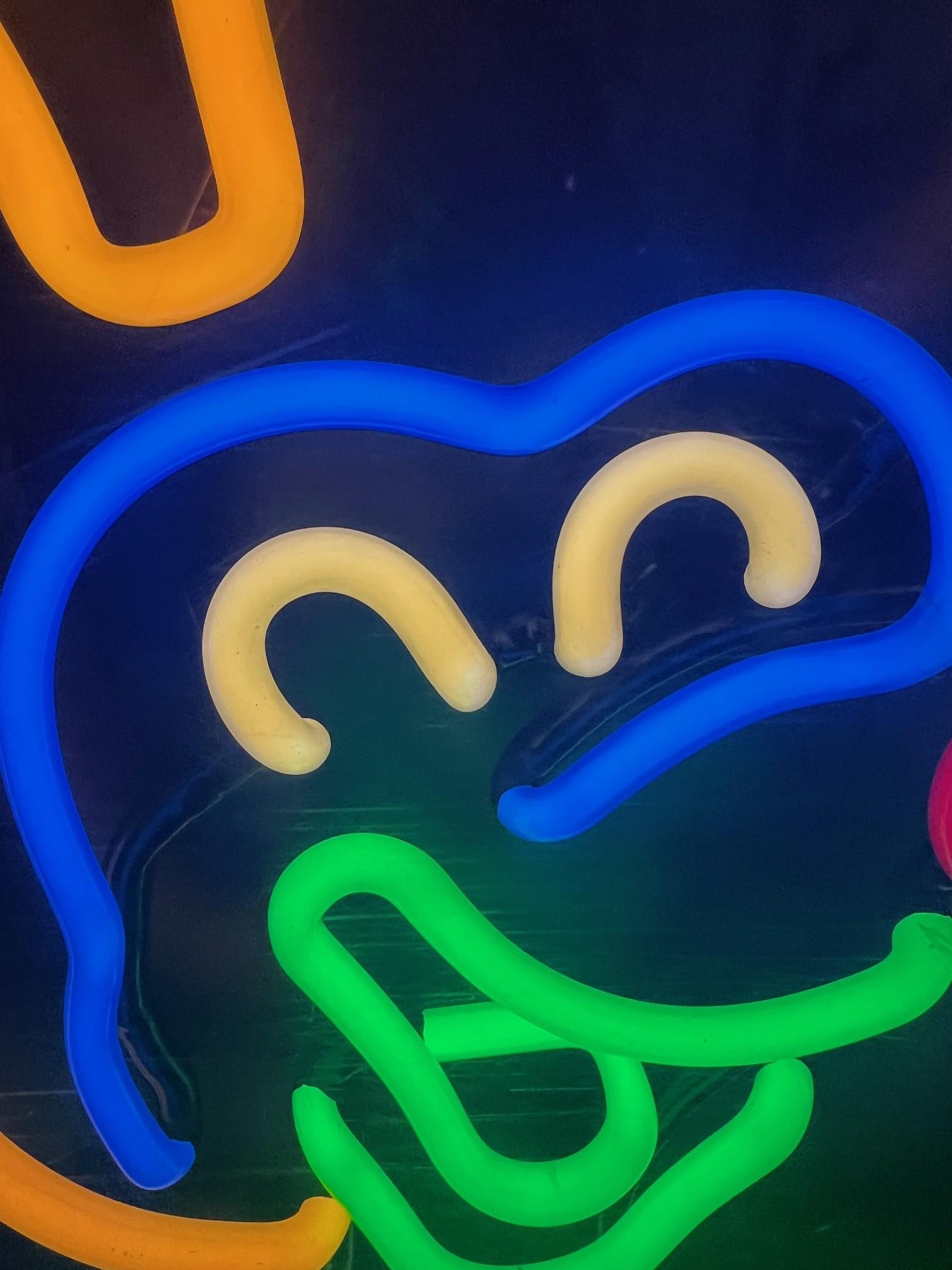 Signature originale Mickey Mouse Neon encadrée  en vente 3