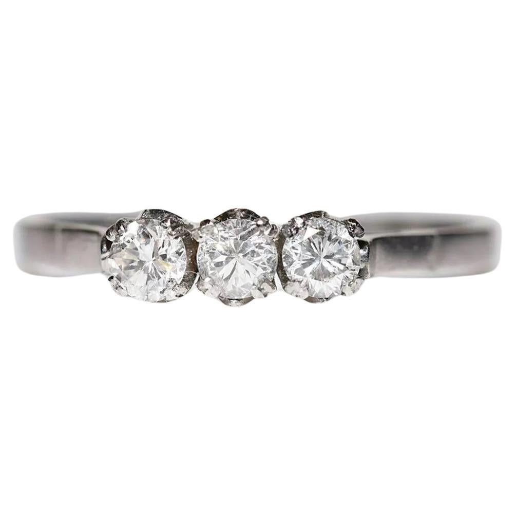 Anello originale d'epoca in platino con diamante naturale e tre pietre decorate
