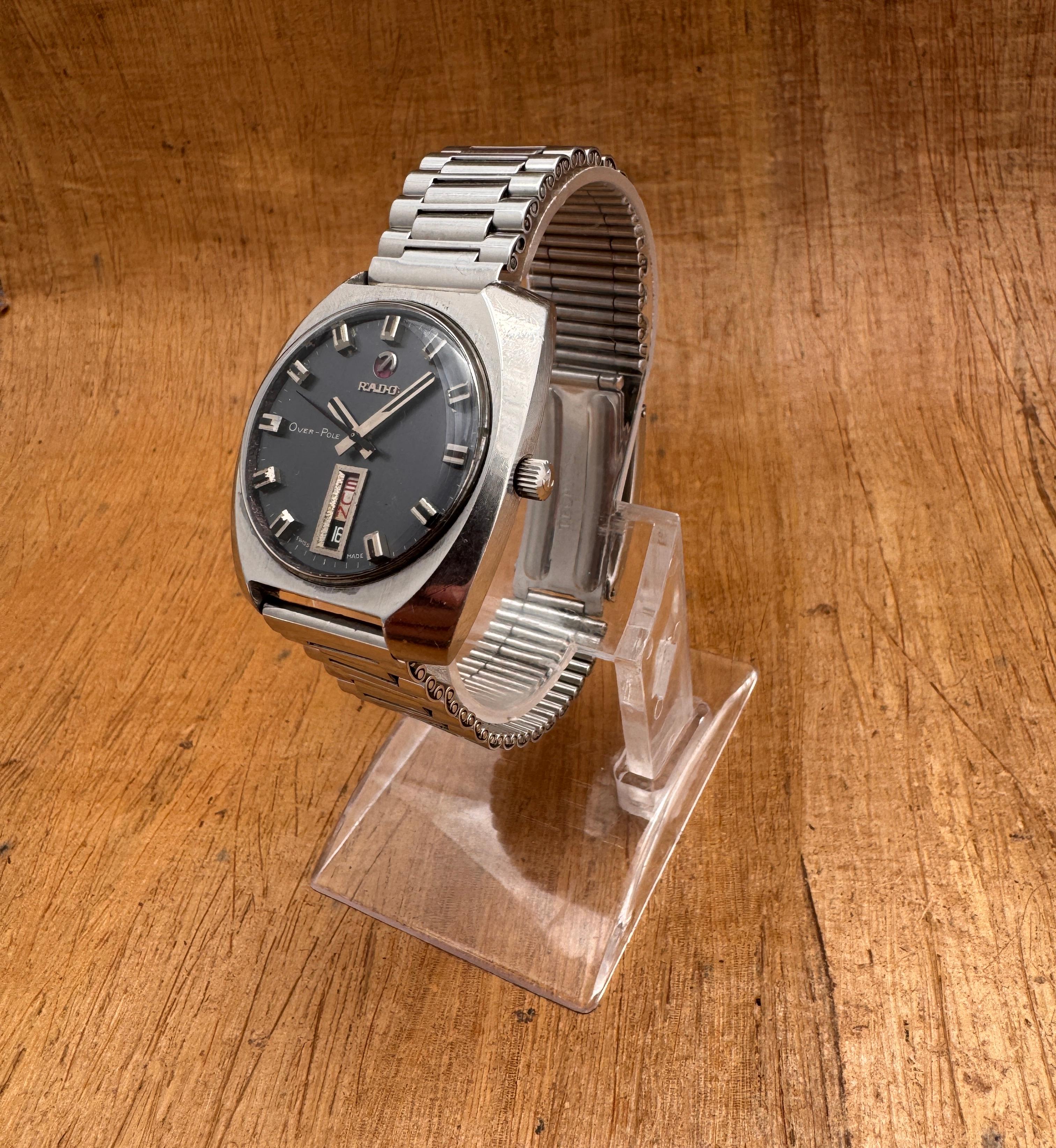 Brand : Rado

Model: Over-Pole

Reference Number: 11878

Country Of Manufacture: Switzerland

Movement: Automatic

Case Material: Stainless Steel

Measurements :36mm diameter (excluding crown )

Band Type : Stainless Steel With Marked Buckle

Band