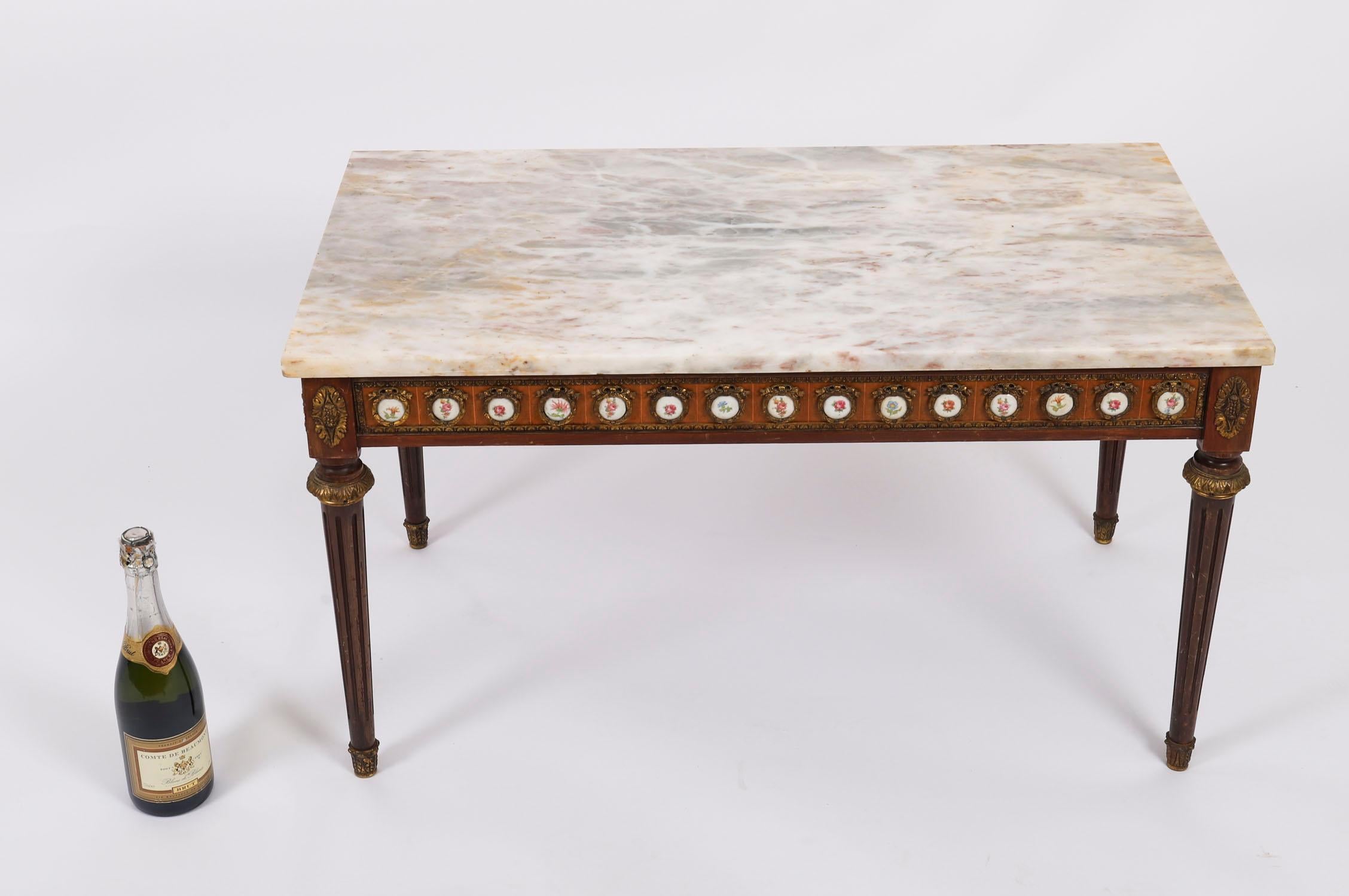 Vintage Ormolu Mounted Coffee Table Marble Top Mid 20th Century en vente 14