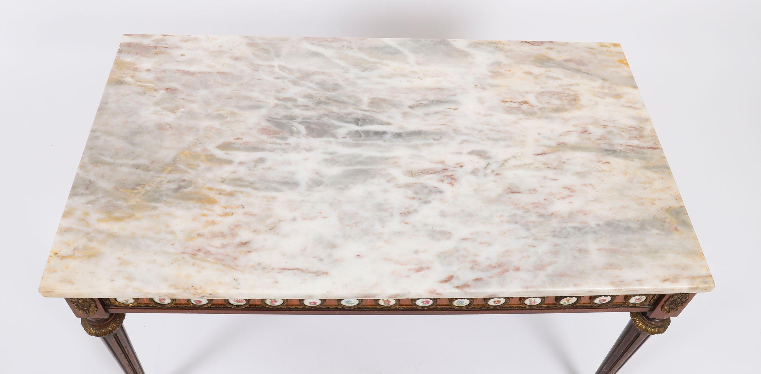 Vintage Ormolu Mounted Coffee Table Marble Top Mid 20th Century Bon état - En vente à London, GB