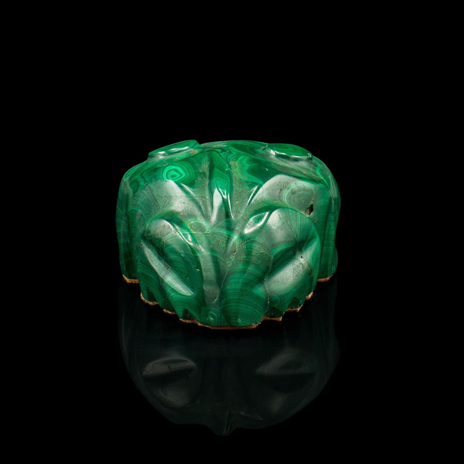 Vintage Ornamental Frog, Chinese, Malachite, Miniature, Late Art Deco, C.1950 In Good Condition For Sale In Hele, Devon, GB