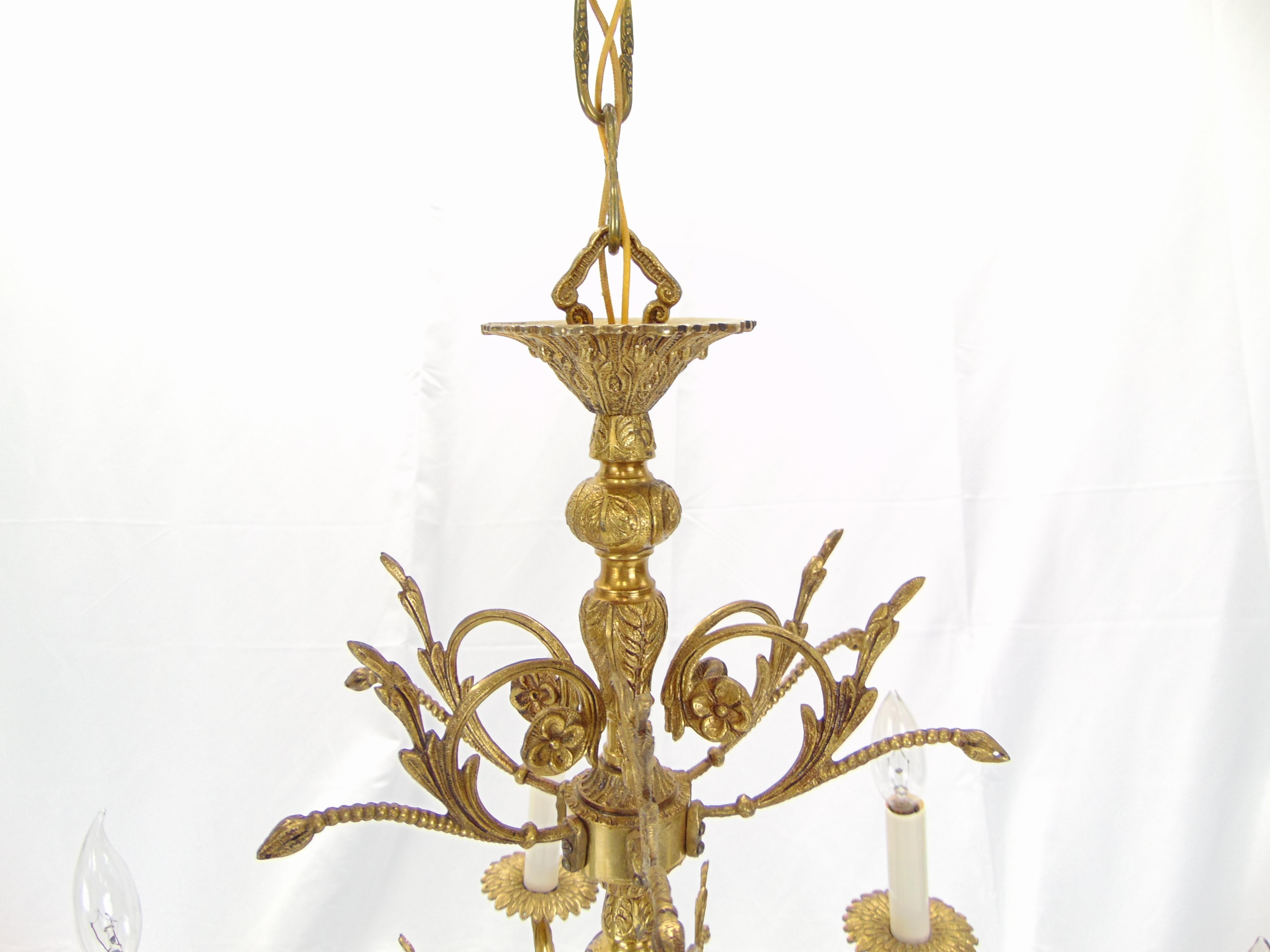 Lustre vintage en laiton orné, fabriqué en Espagne en vente 8