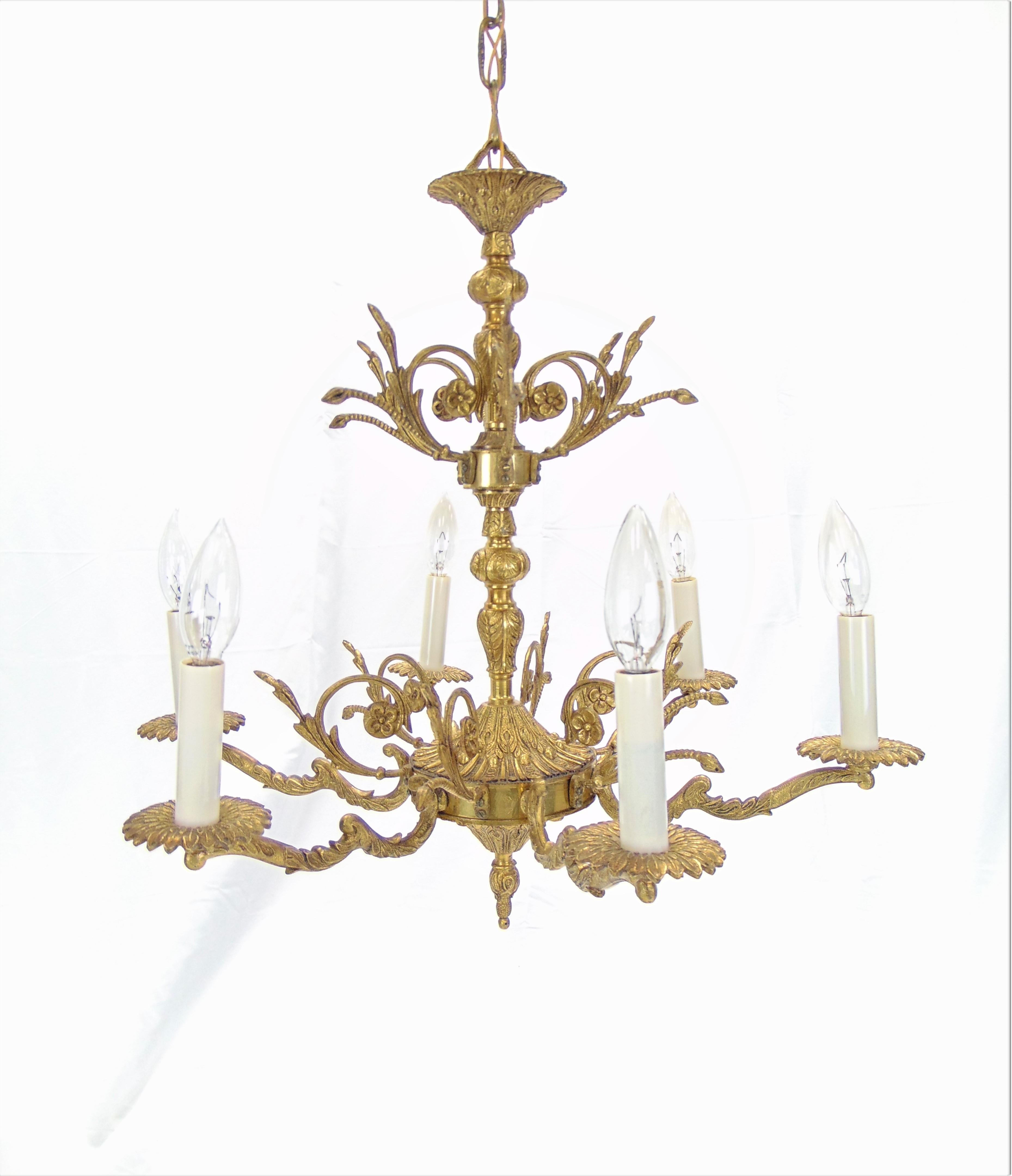 Laiton Lustre vintage en laiton orné, fabriqué en Espagne en vente