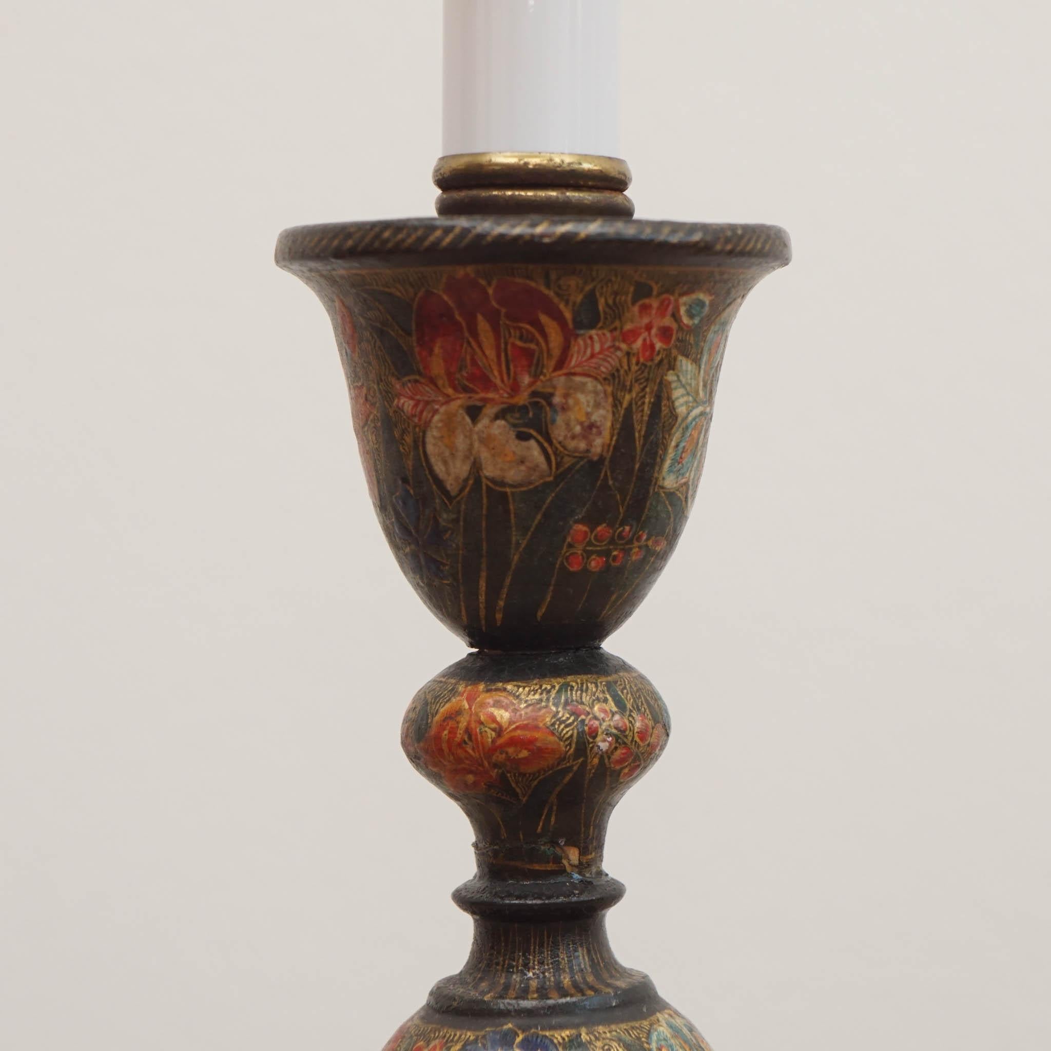 Vintage Ornate Painted Candlestick Table Lamp In Good Condition For Sale In Hudson, NY