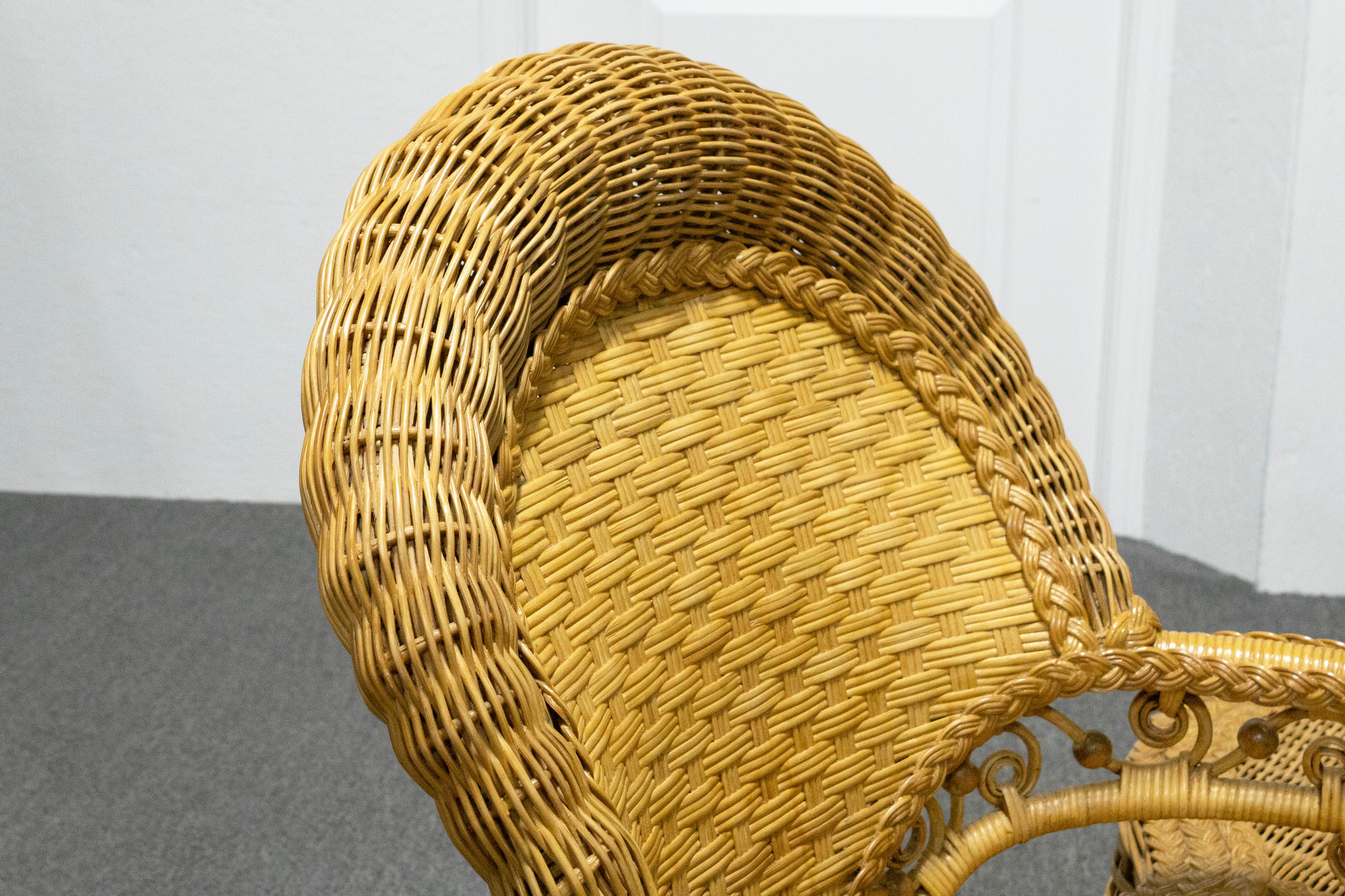 Vintage Ornate Rattan Tete a Tete Patio Gossip Chair For Sale 1