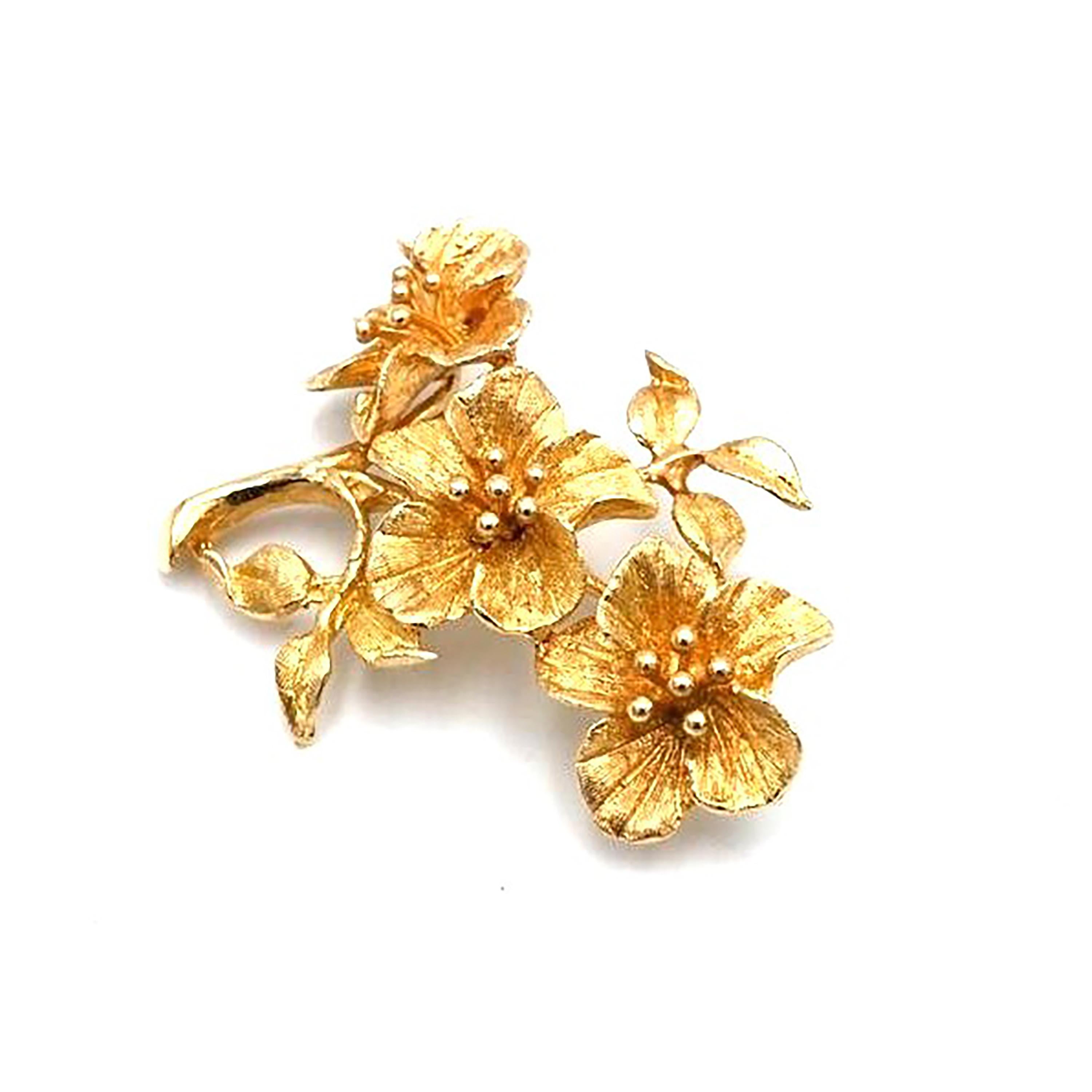 Women's or Men's Vintage Ornate Triple Floral Design Yellow Gold  Brooch Measuring Two inches For Sale